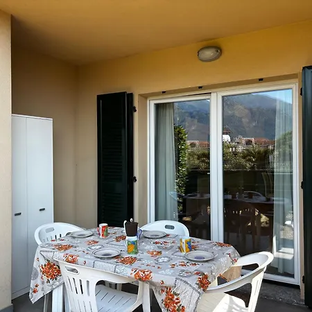 Casa - Larihome A100 Apartmán *