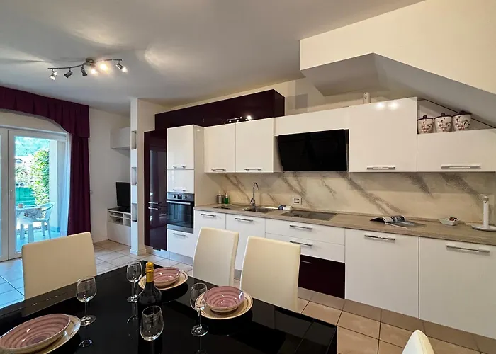 Casa - Larihome A100 Apartmán *